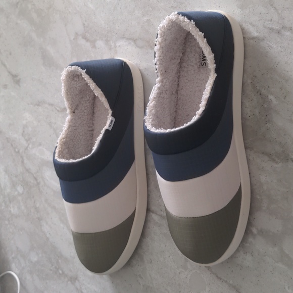 EUC Toms Casual Slipper Shoe - Picture 3 of 8